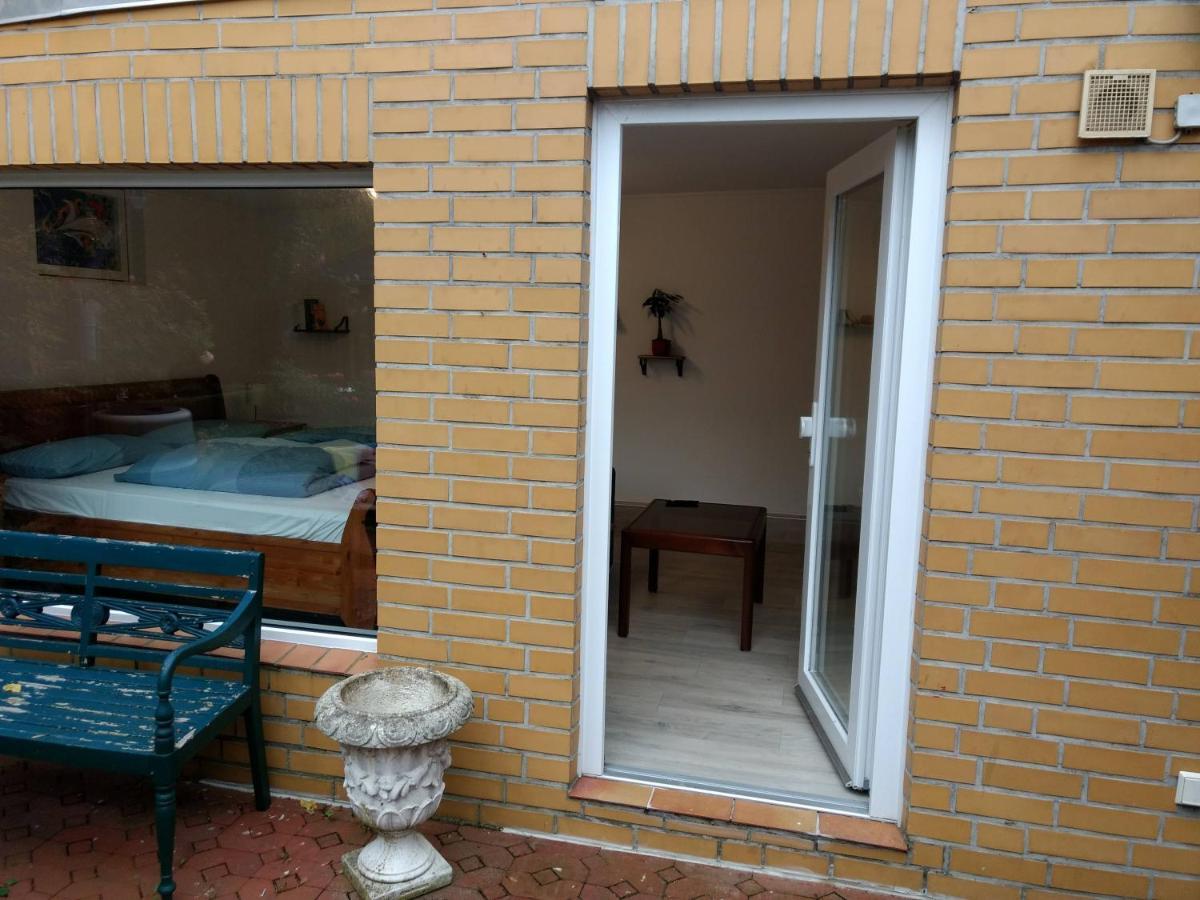 Ruhige, Gemuetliche 1-Zimmer Gartenwohnung Fuer 2 Erwachsene Lubeck Luaran gambar