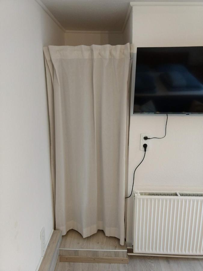 Ruhige, Gemuetliche 1-Zimmer Gartenwohnung Fuer 2 Erwachsene Lubeck Luaran gambar